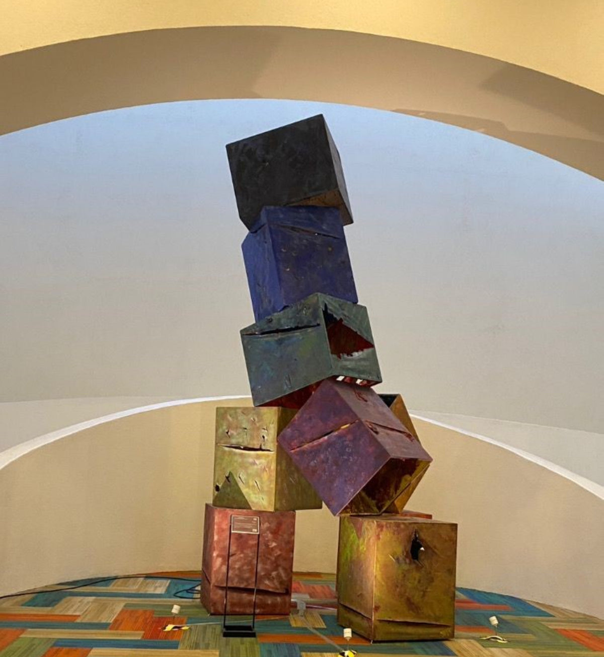 Brenda R. Fernández – Tu YO al cubo (installation)